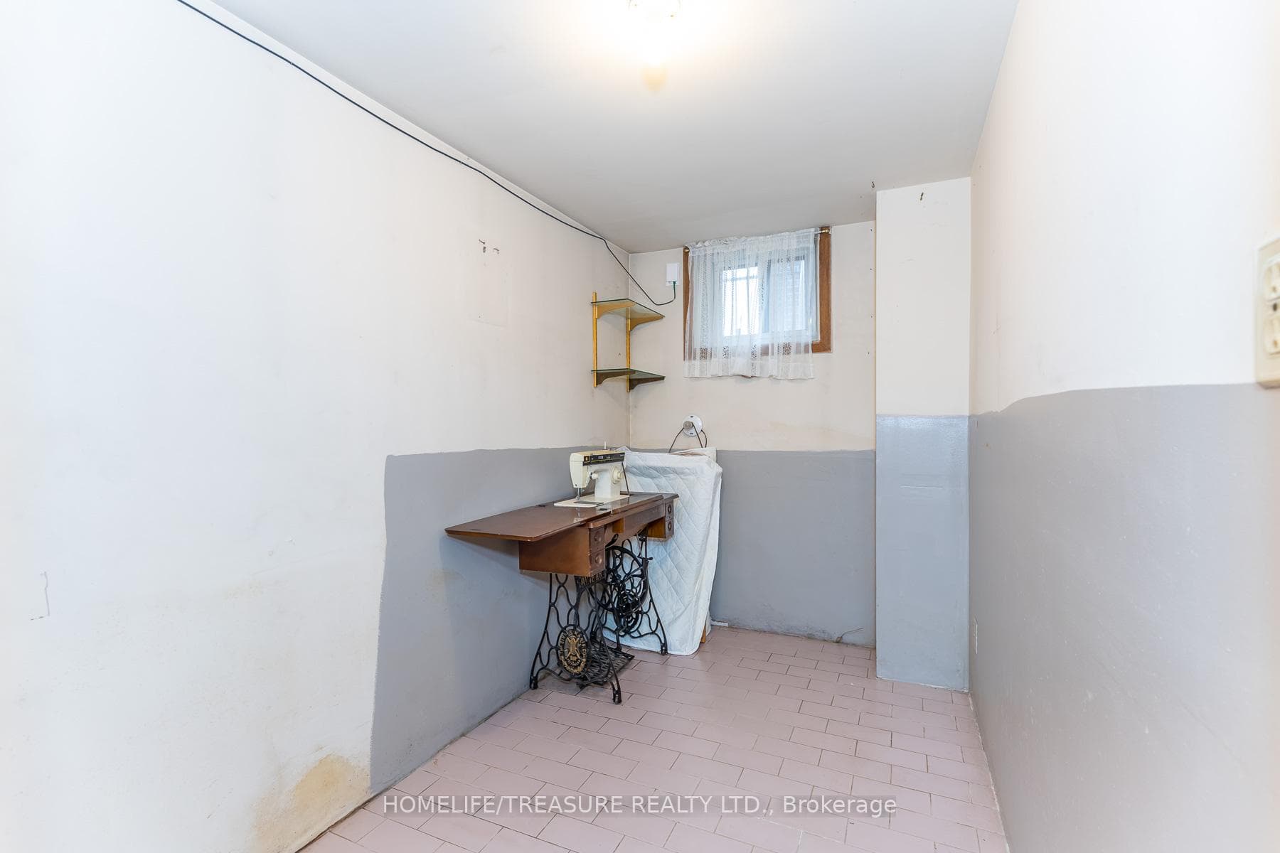 166 Delta Street photo 35