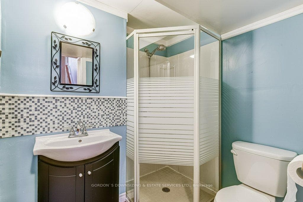 30 Ermatinger Street photo 43