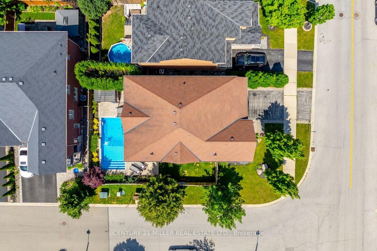 156 Nisbet Boulevard photo 48