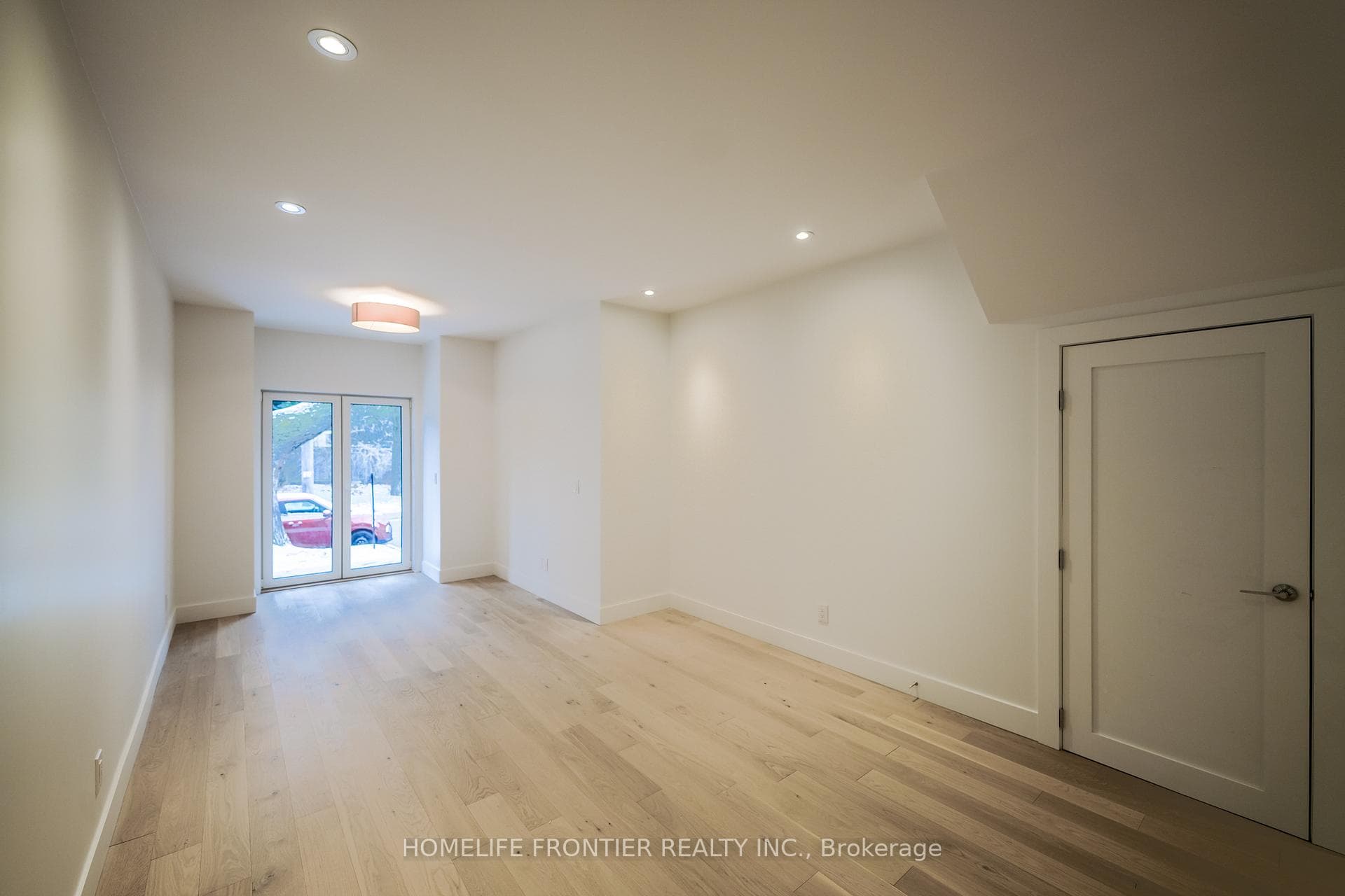 61 Edwin Avenue Unit Main photo 16