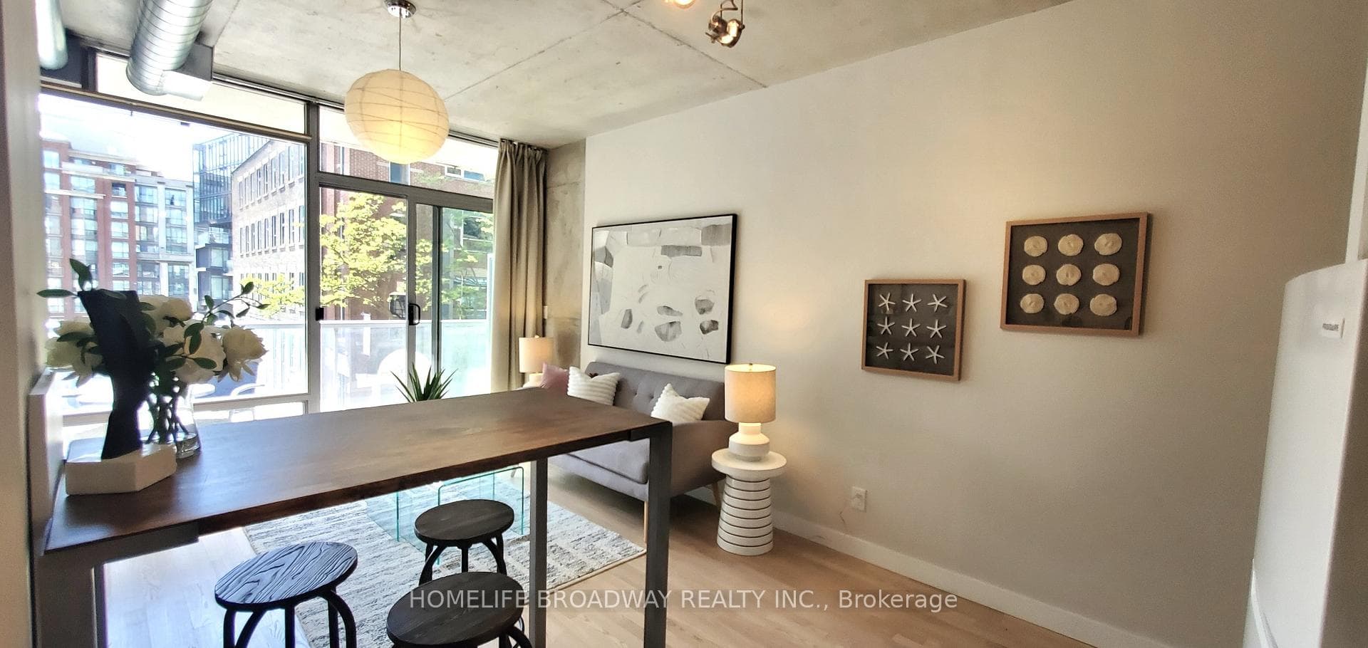 169 John Street Unit 303 photo 2
