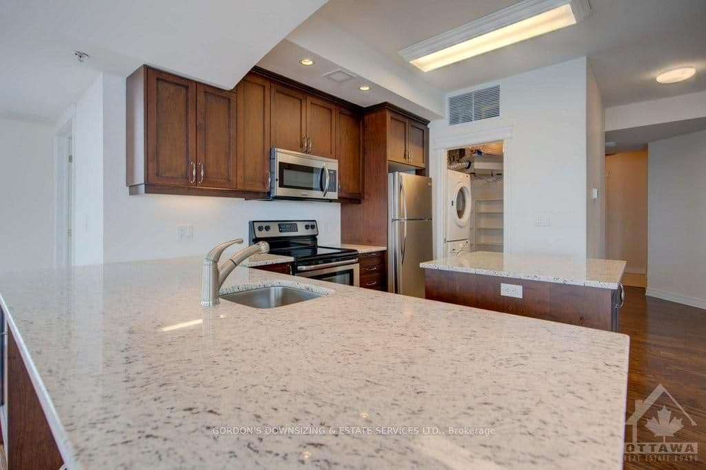 15 ST ANDREW Street Unit 1501 photo 9