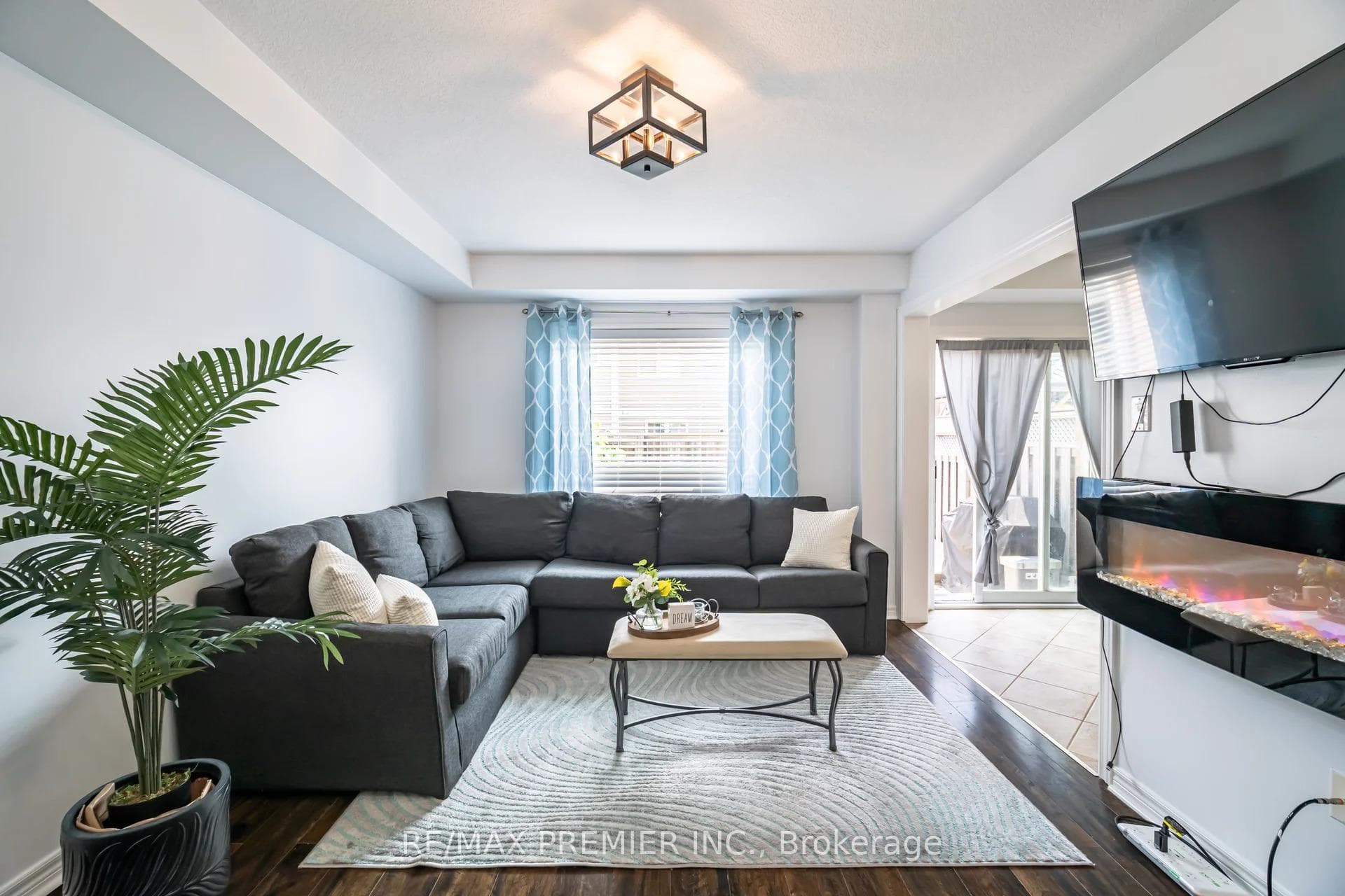 8 Bradley Avenue Unit 20 photo 9