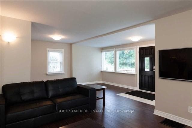 133 Britannia Avenue photo 7
