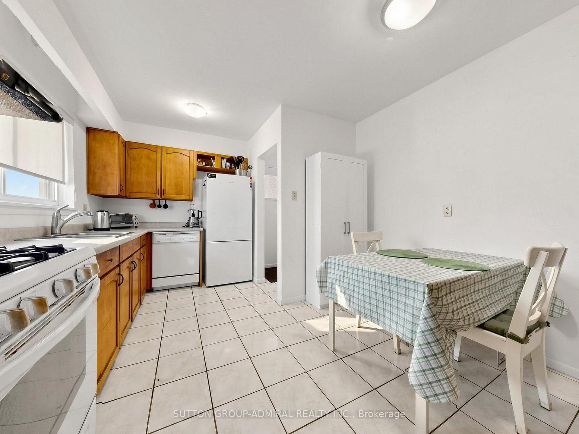 126 Chelmsford Avenue photo 8