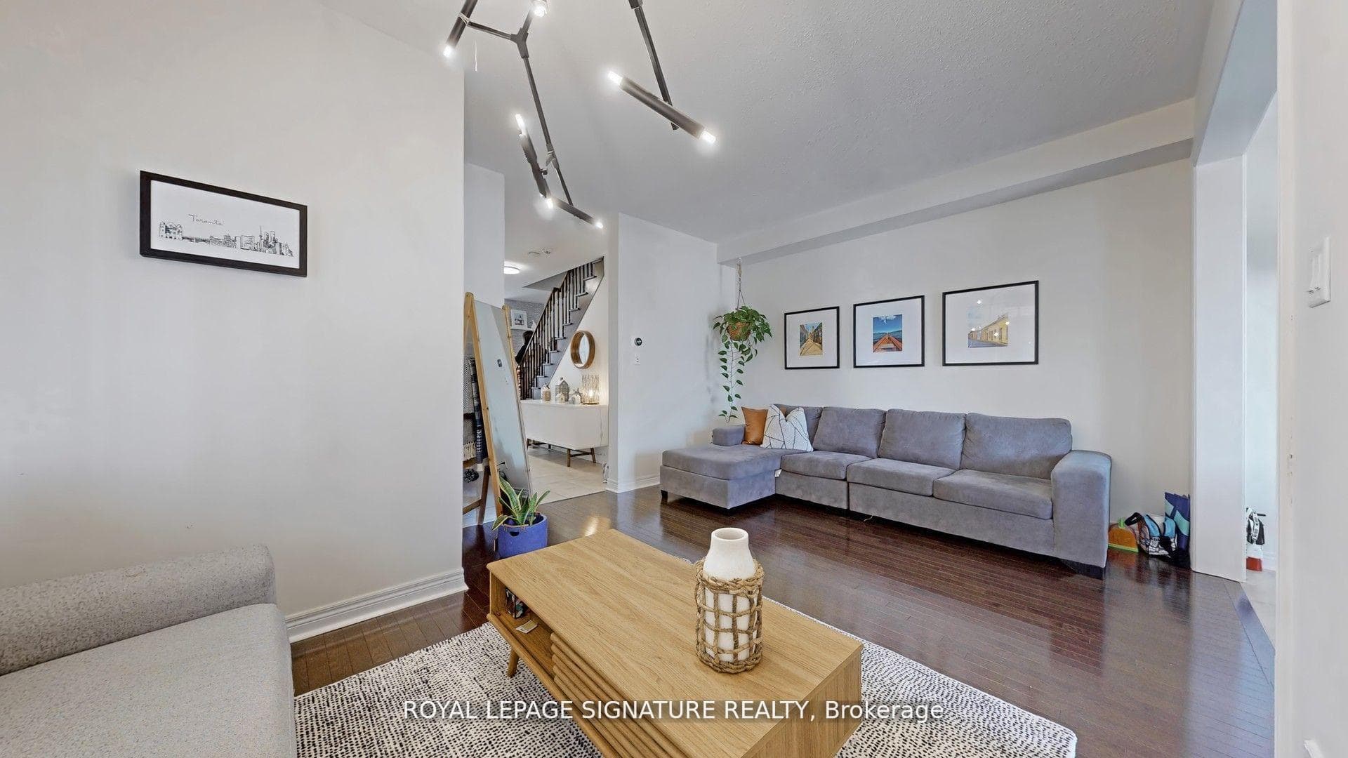 3073 Eberly Woods Drive photo 8