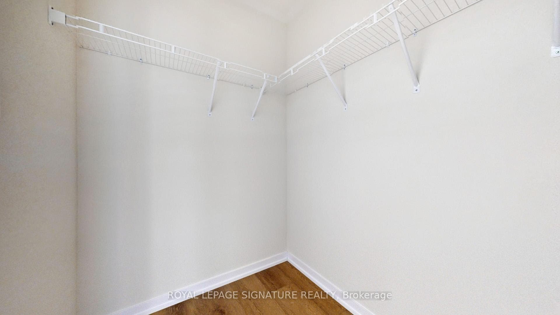 1530 Wheatcroft Drive photo 13