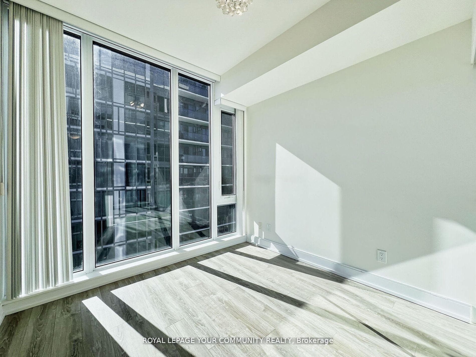 9608 Yonge Street Unit 1202A photo 8