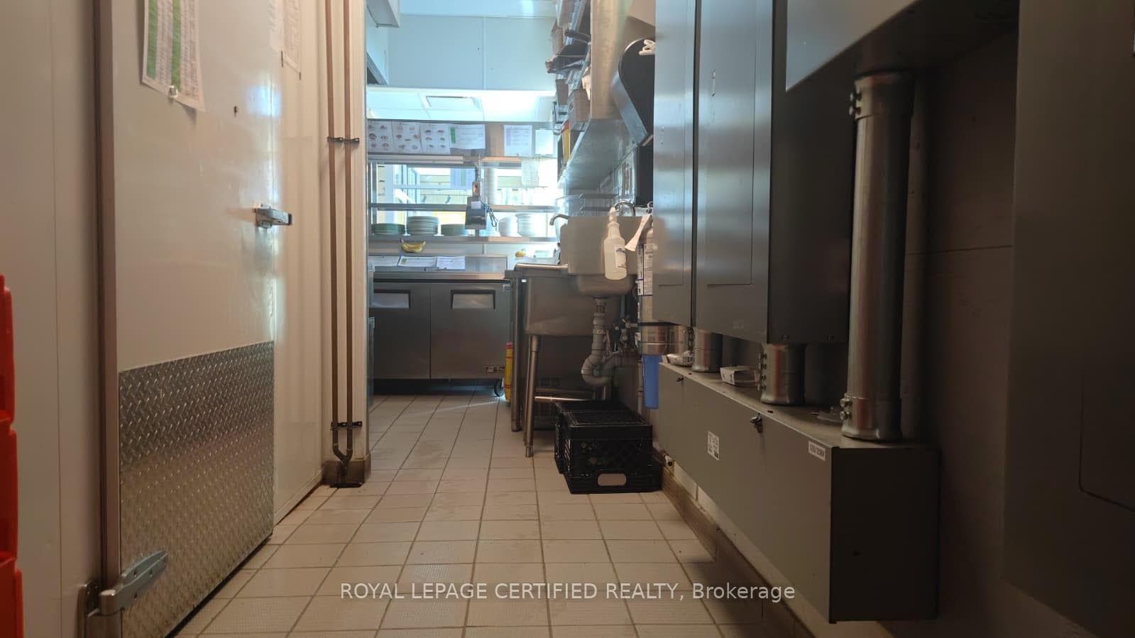 595 ST. CLAIR Street photo 11