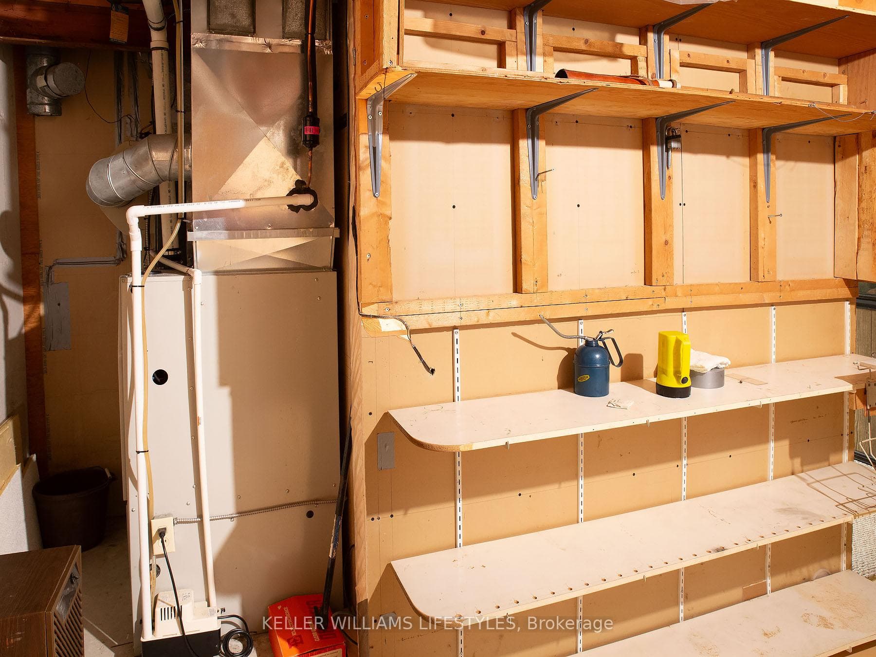 515 Barker Street photo 36
