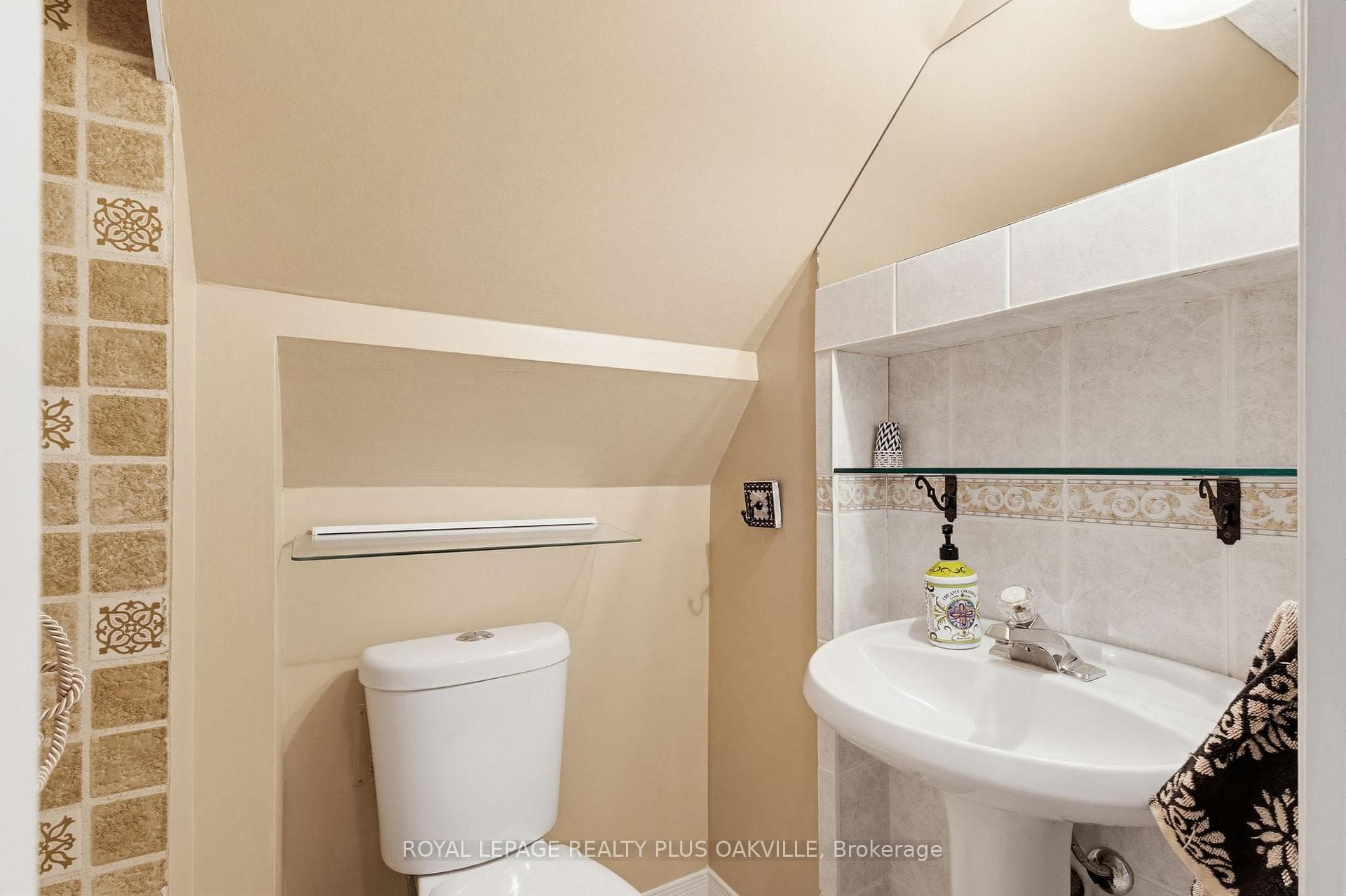 1310 Tansley Drive photo 34