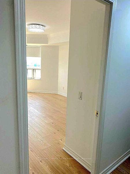 35 Kingsbridge Garden Circle Unit 1008 photo 25
