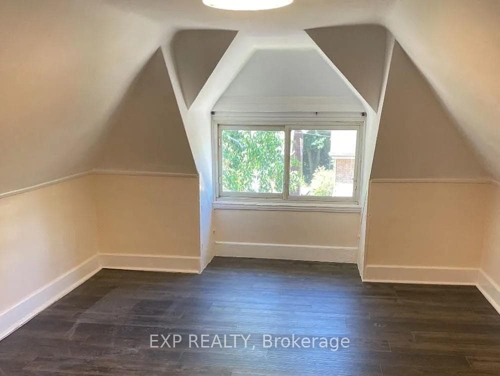 193 Burris Street photo 4