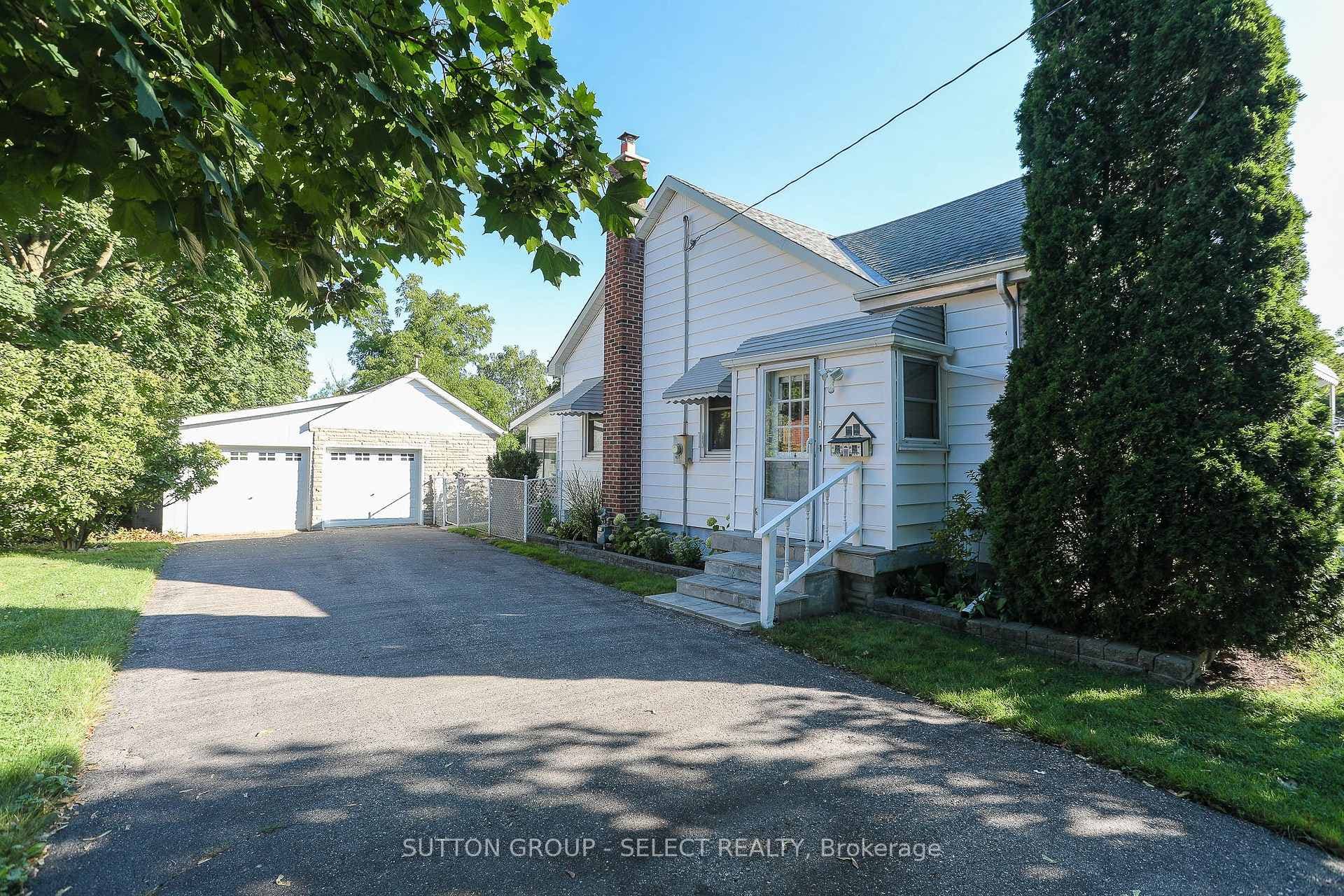 1866 Avalon Street photo 5