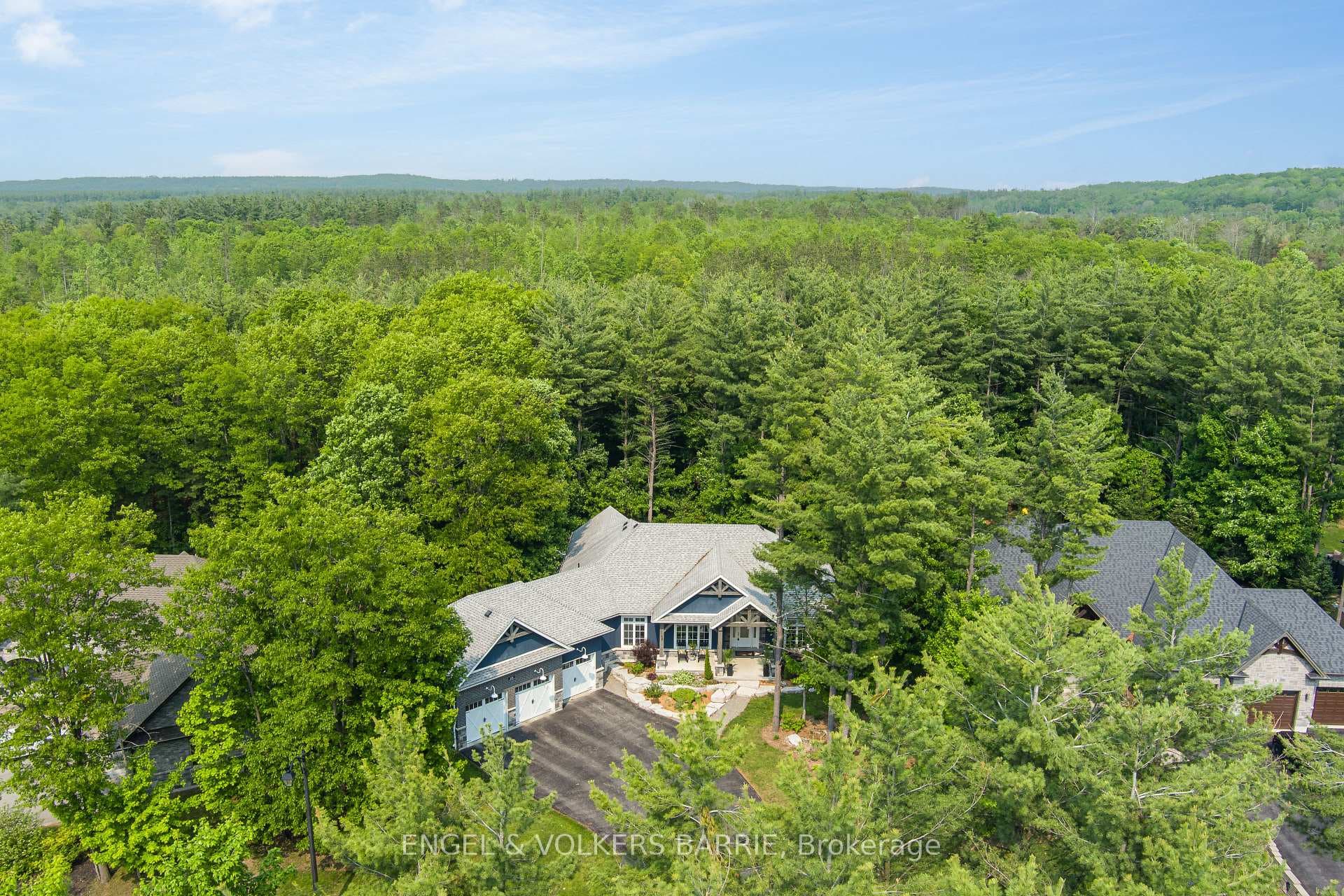 77 Mennill Drive photo 35