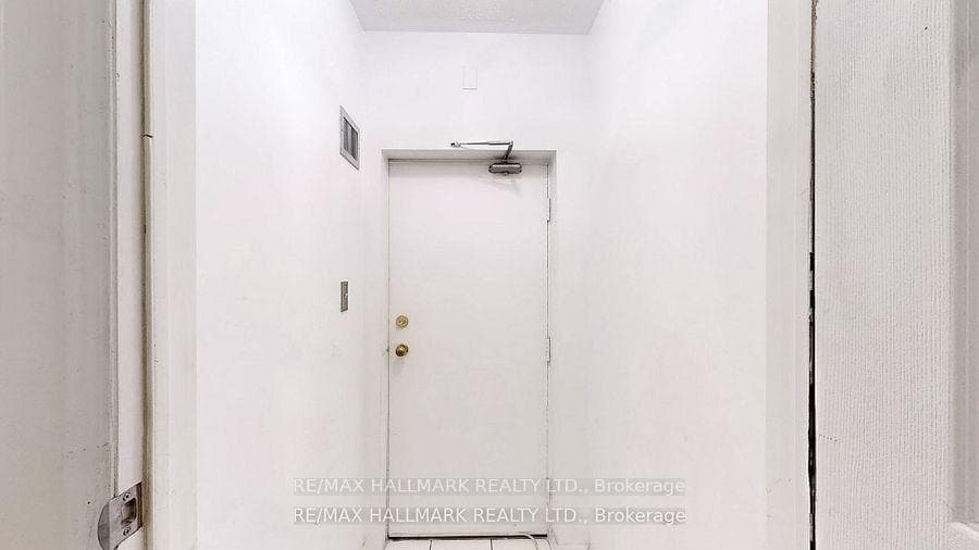 18 Clark Avenue Unit 116 photo 35