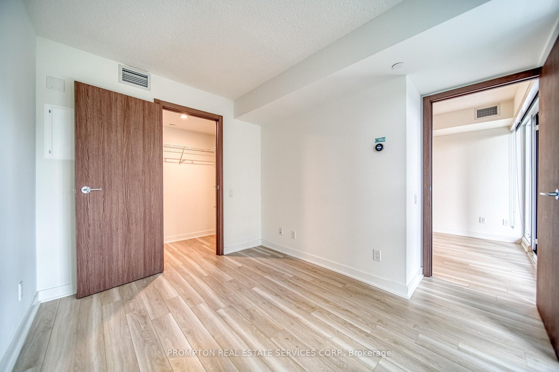19 Bathurst Street Unit 1002 photo 11