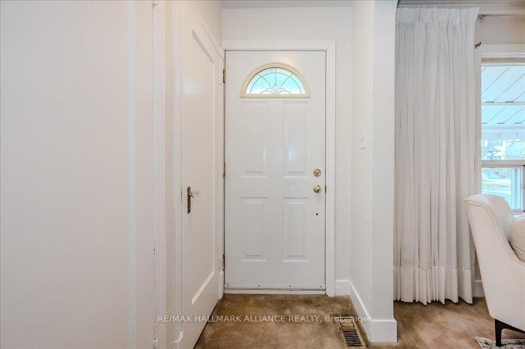 49 Parker Avenue photo 4