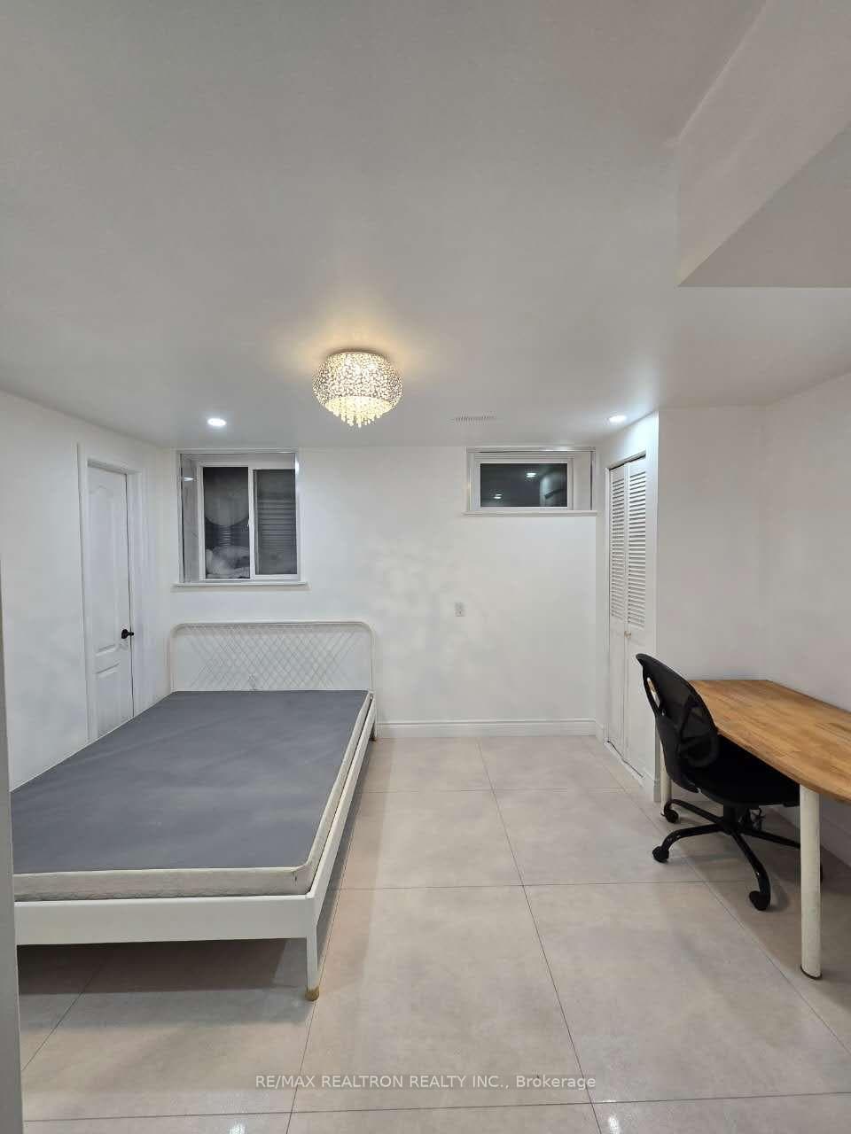38 Collingsbrook Boulevard Unit Basement Unit 3 photo 5