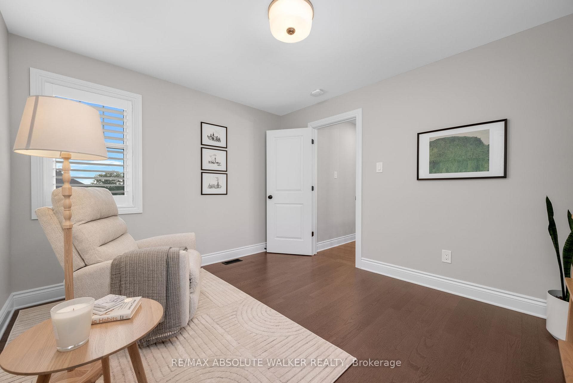 902 Percival Crescent photo 43