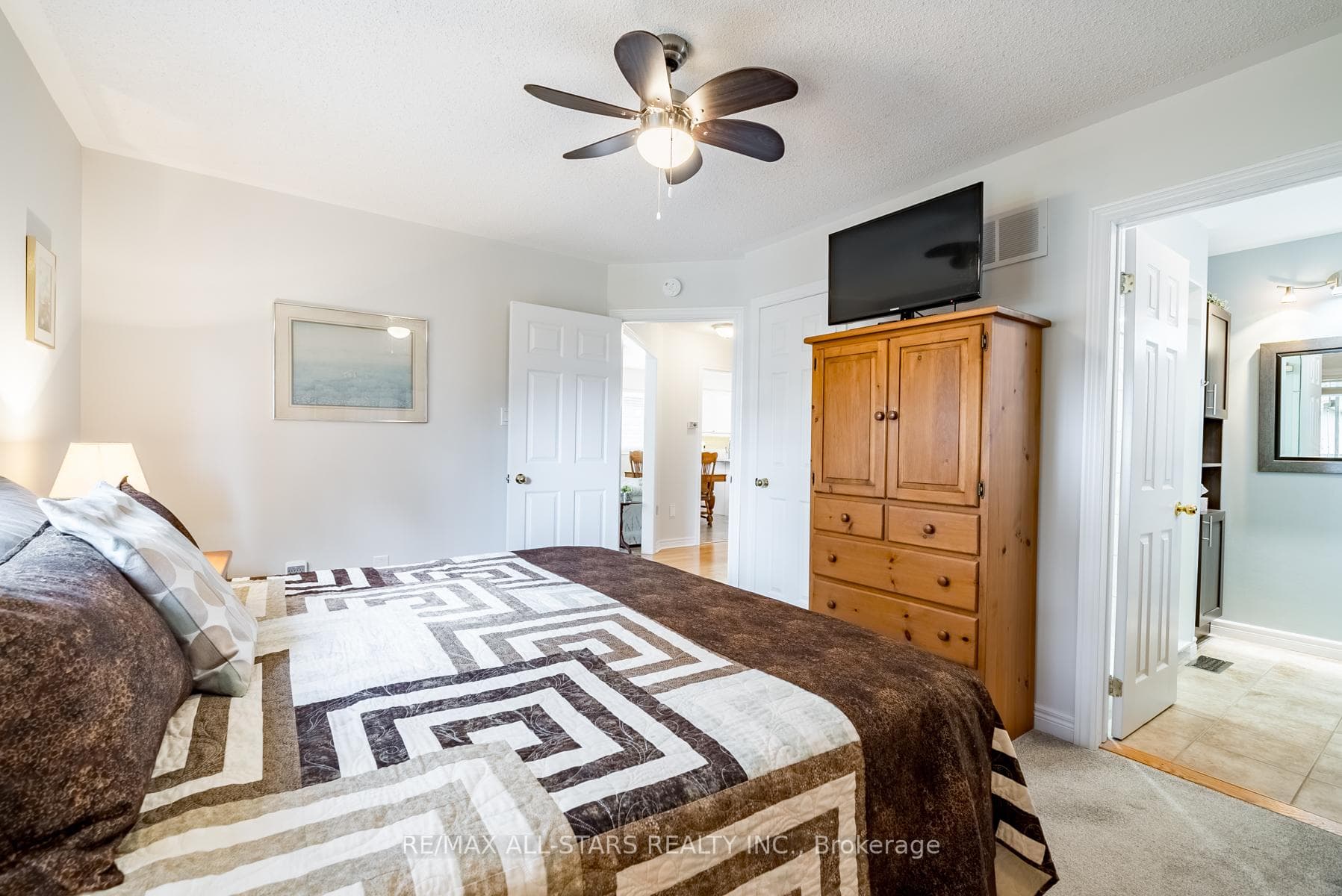 39 Steinway Drive photo 25