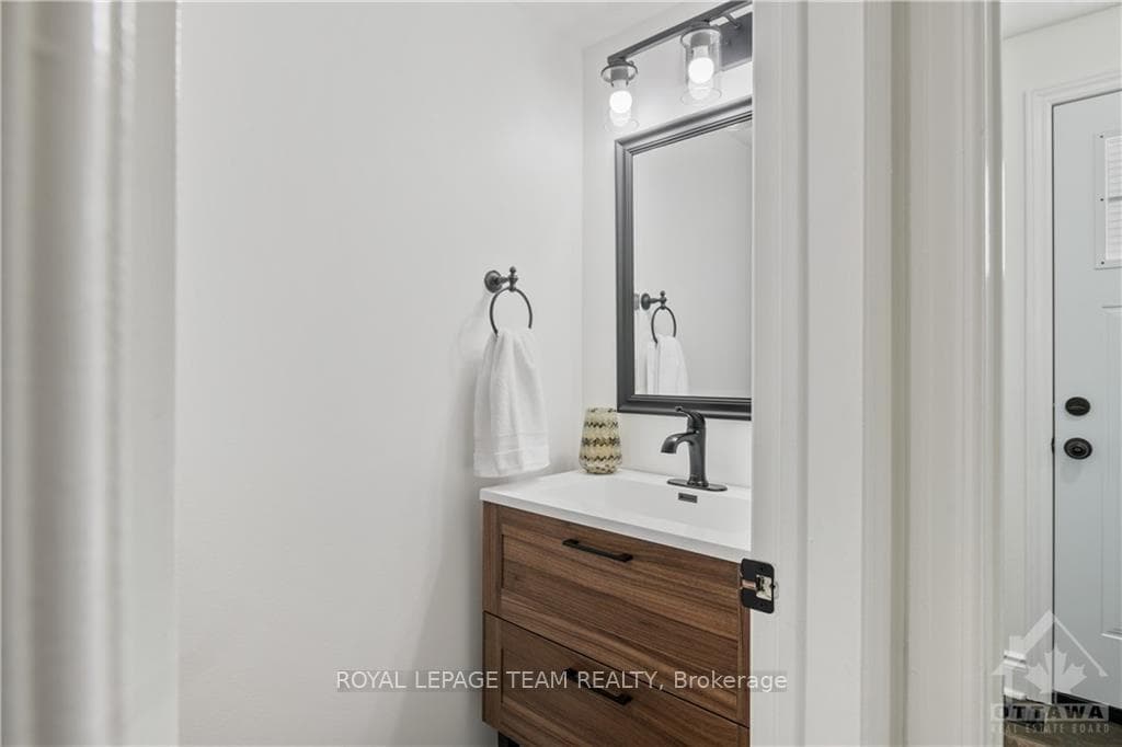 60 FRAMINGHAM Crescent photo 6