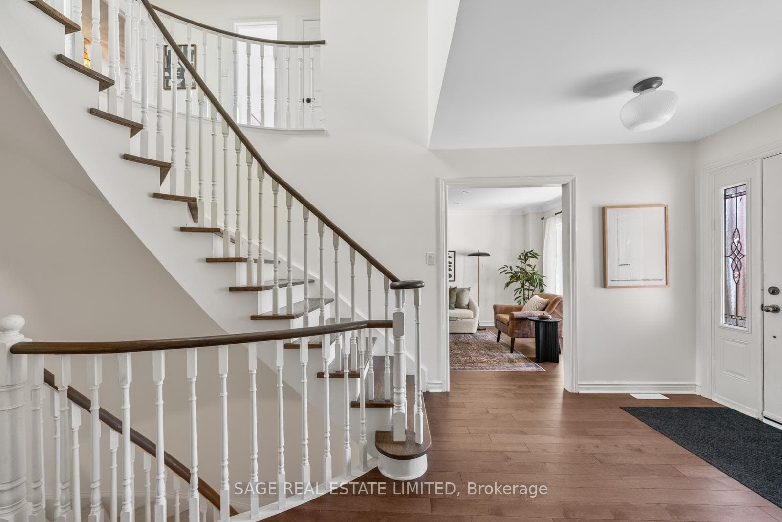 682 Leslie Valley Drive photo 10