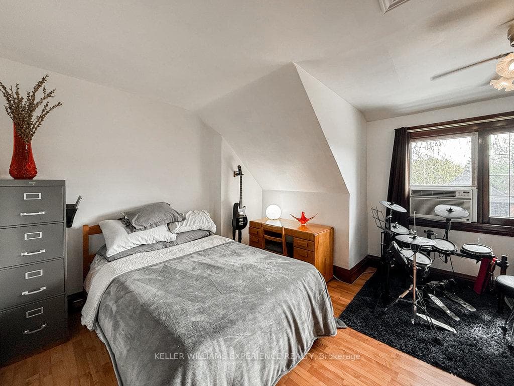 64 Barnesdale Avenue photo 35