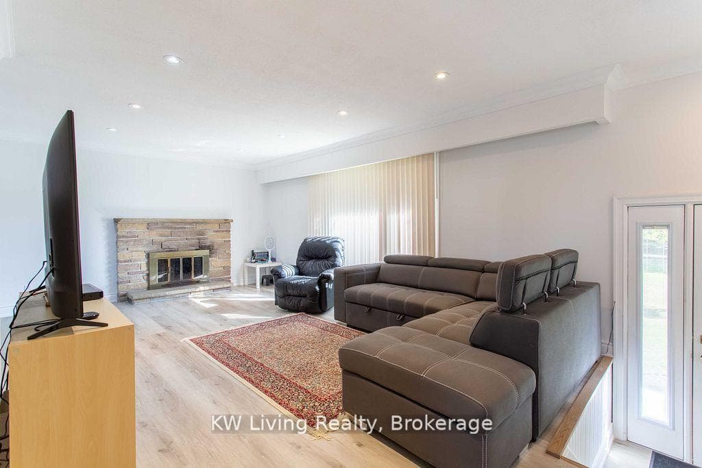 702 Lake Drive photo 10