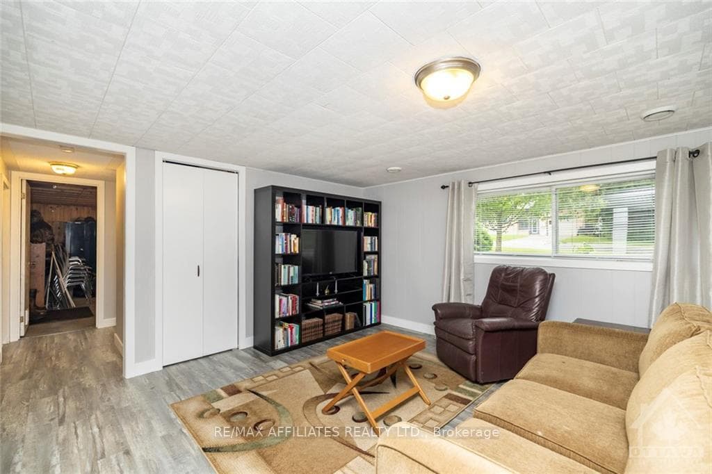 28 MATHER Street photo 17