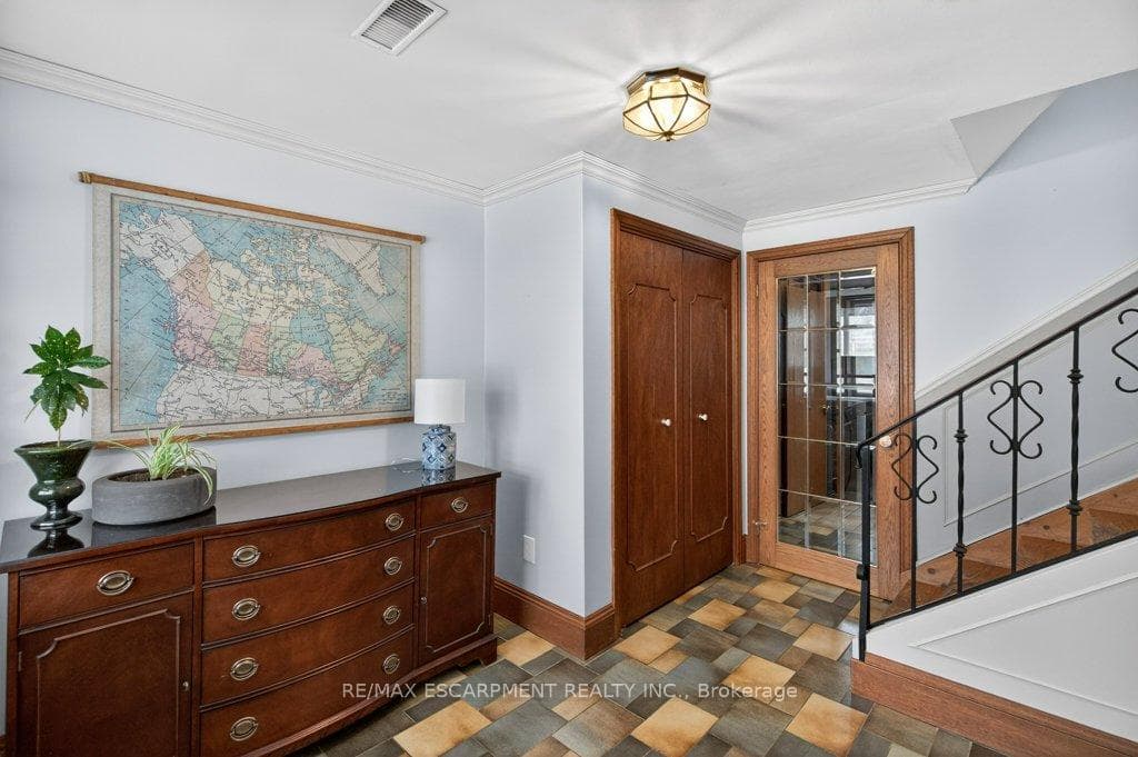 324 Woodworth Drive photo 7