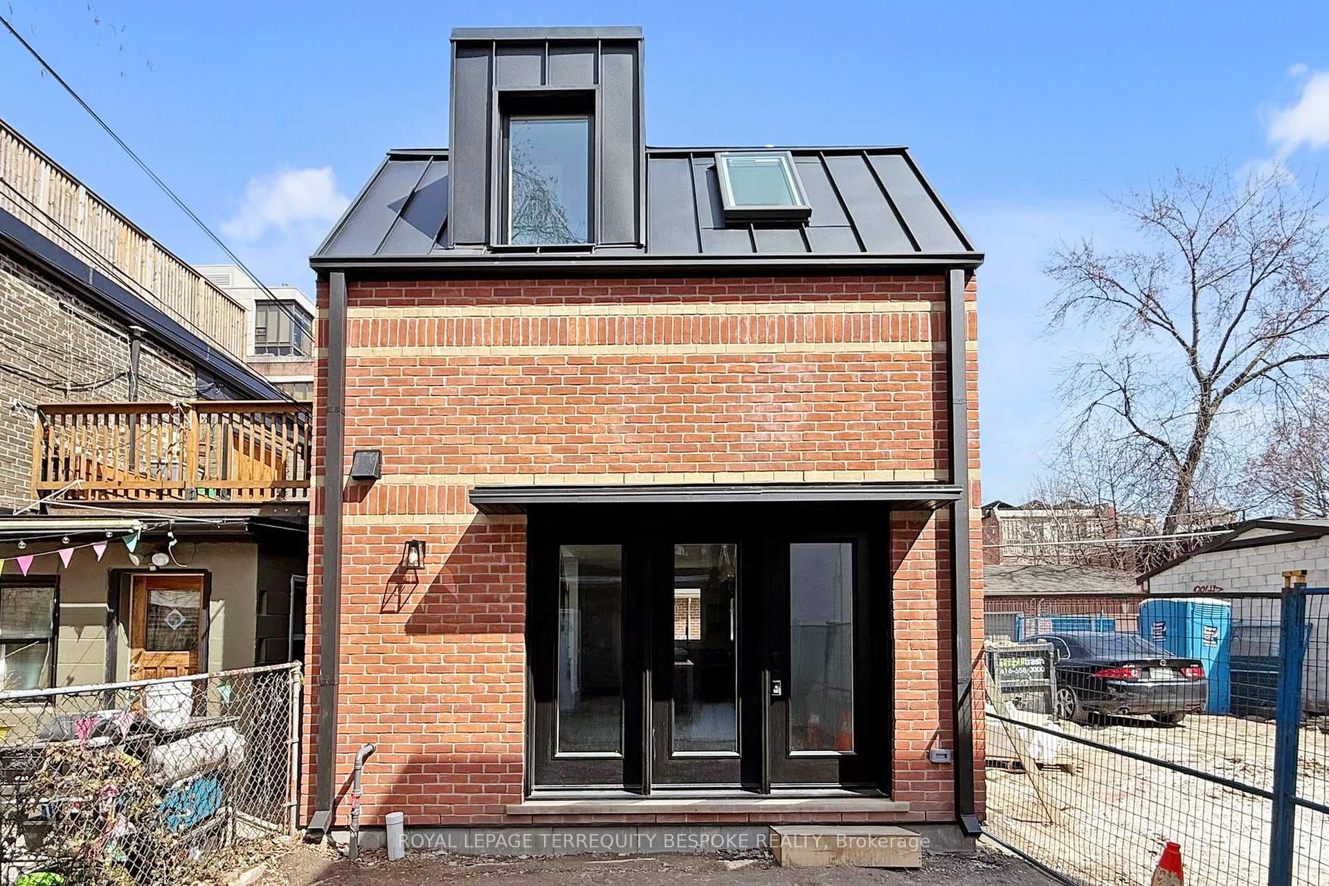 363 Euclid Avenue Unit Laneway photo 33