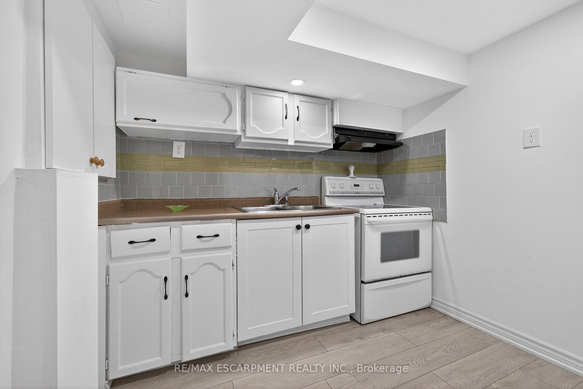 1675 Upper Gage Avenue Unit 47 photo 29