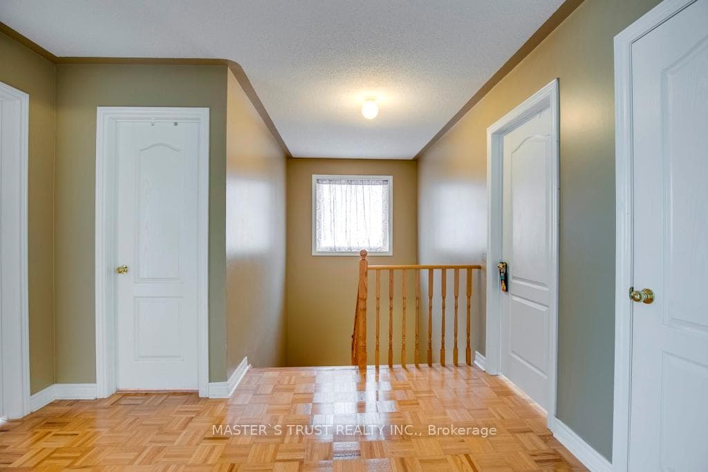 626 Society Crescent photo 15