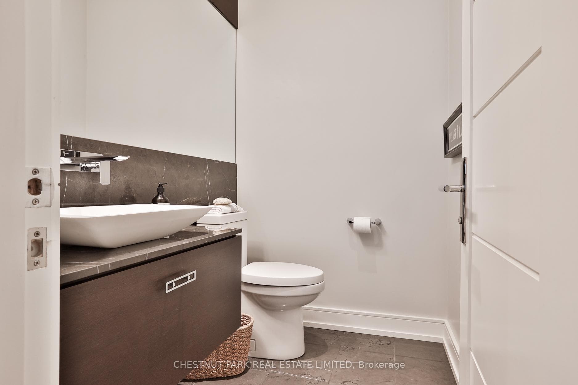176 Lawrence Avenue photo 13