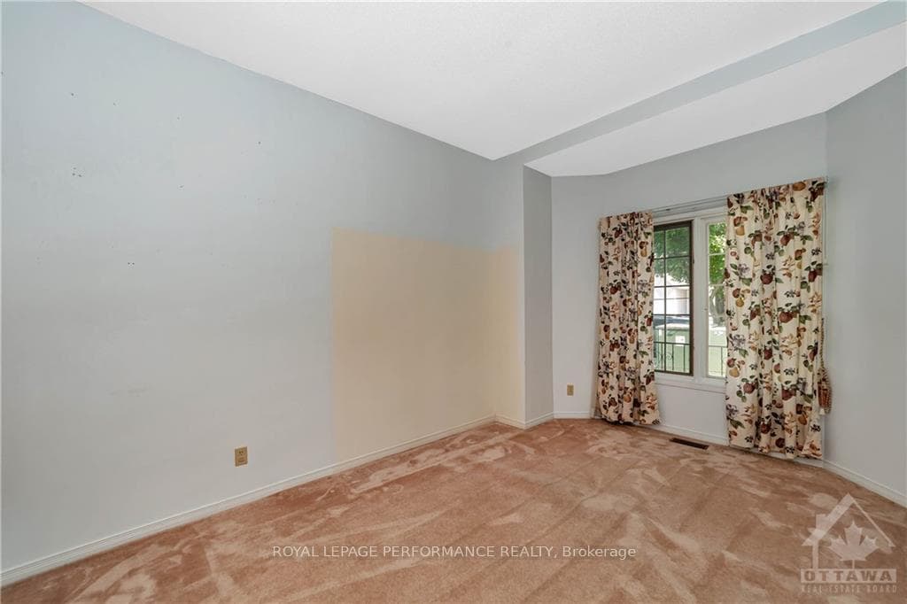 1353 PAARDEBURGH Avenue photo 6