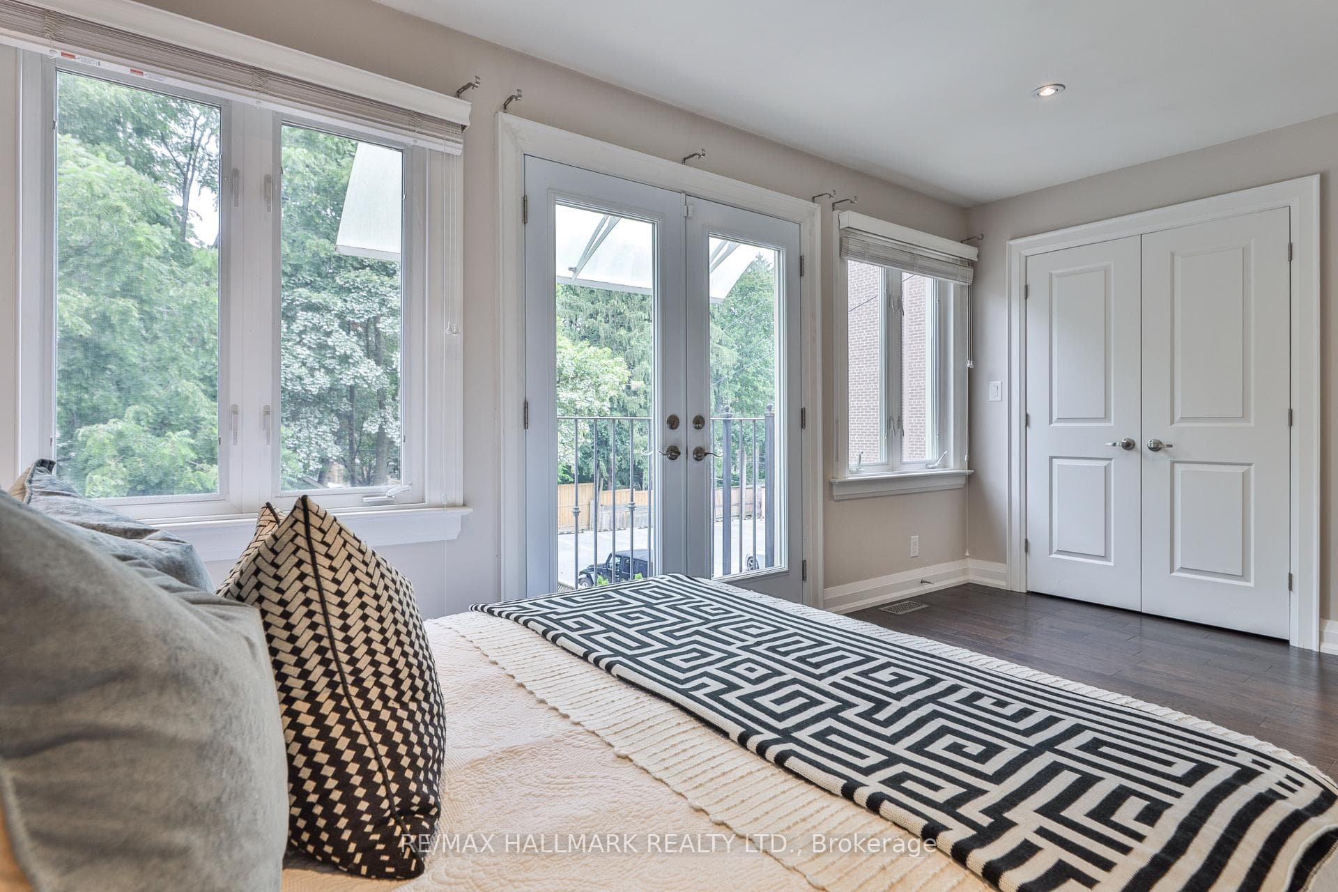 194 Erskine Avenue photo 21