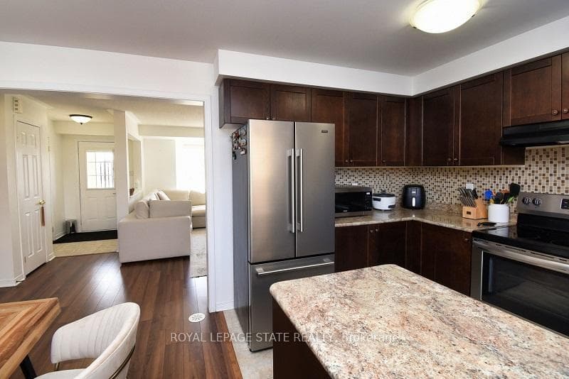 194 Kingston Road photo 19