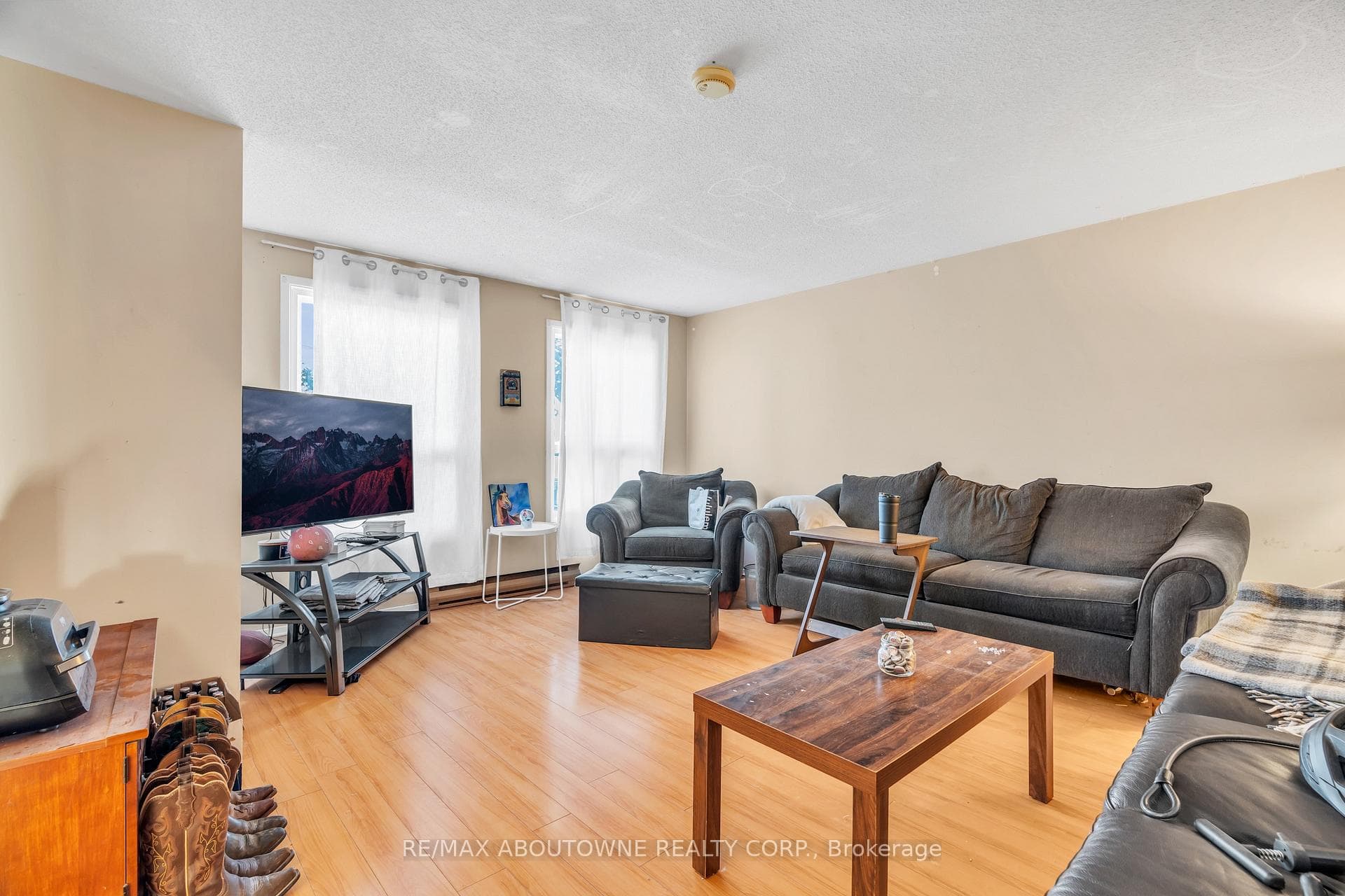 514 Kortright Road photo 3
