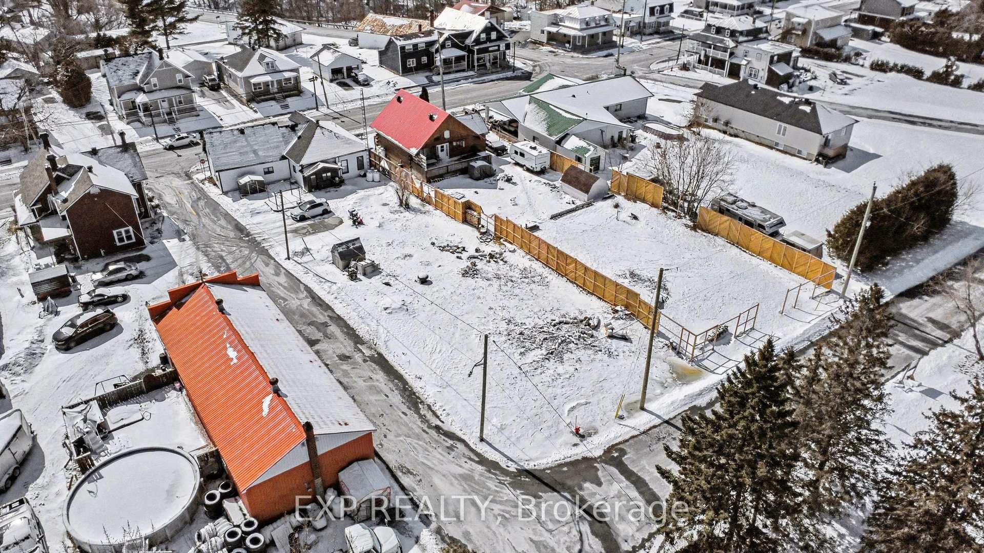 2061 Lajoie Street photo 40