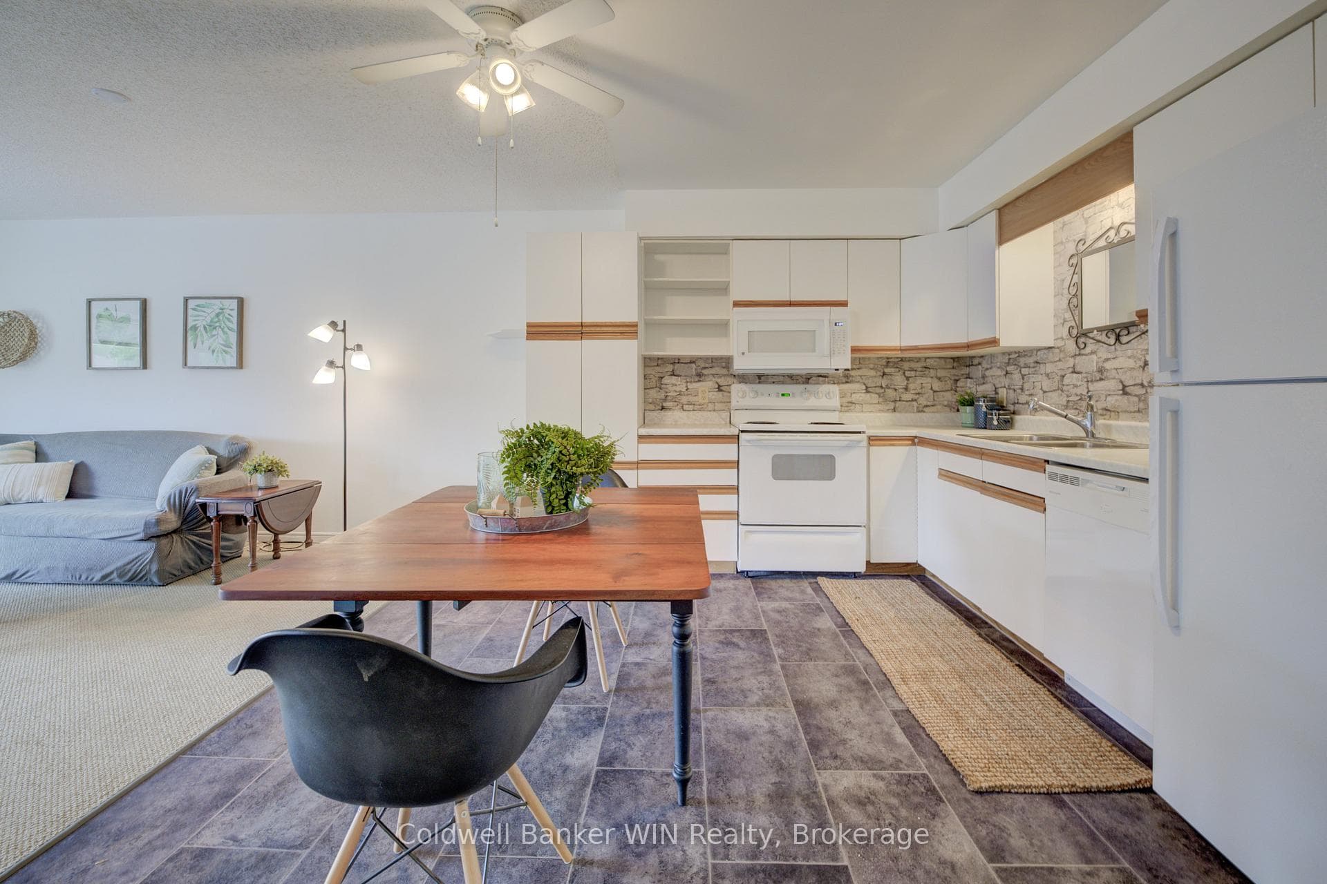460 DURHAM Street Unit 309 photo 4
