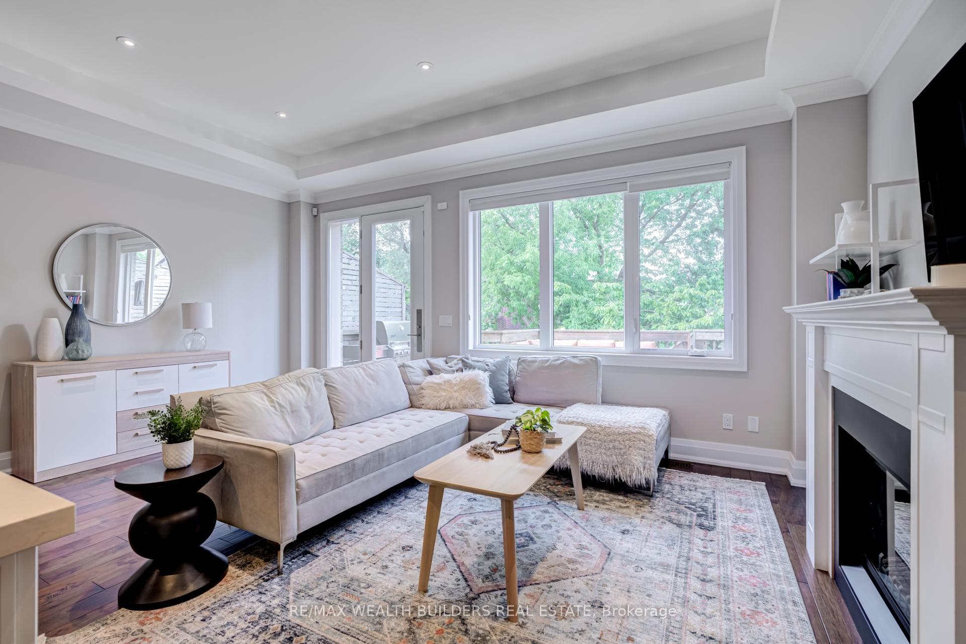 40 Daisy Avenue photo 12