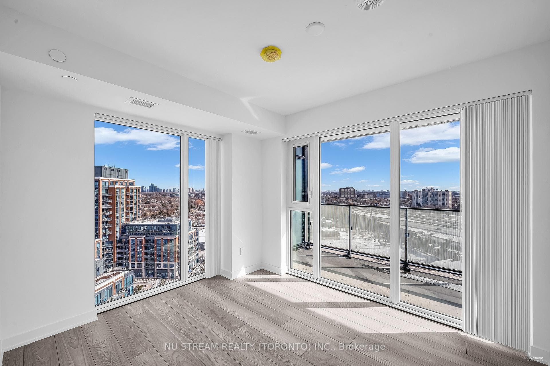 8 Tippett Road Unit 1405 photo 16