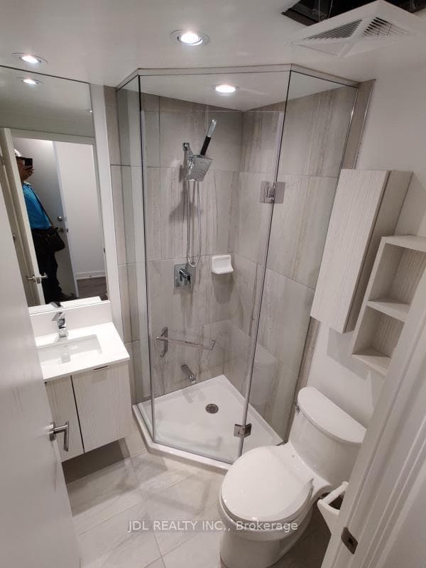 195 Redpath Avenue Unit 814 photo 3