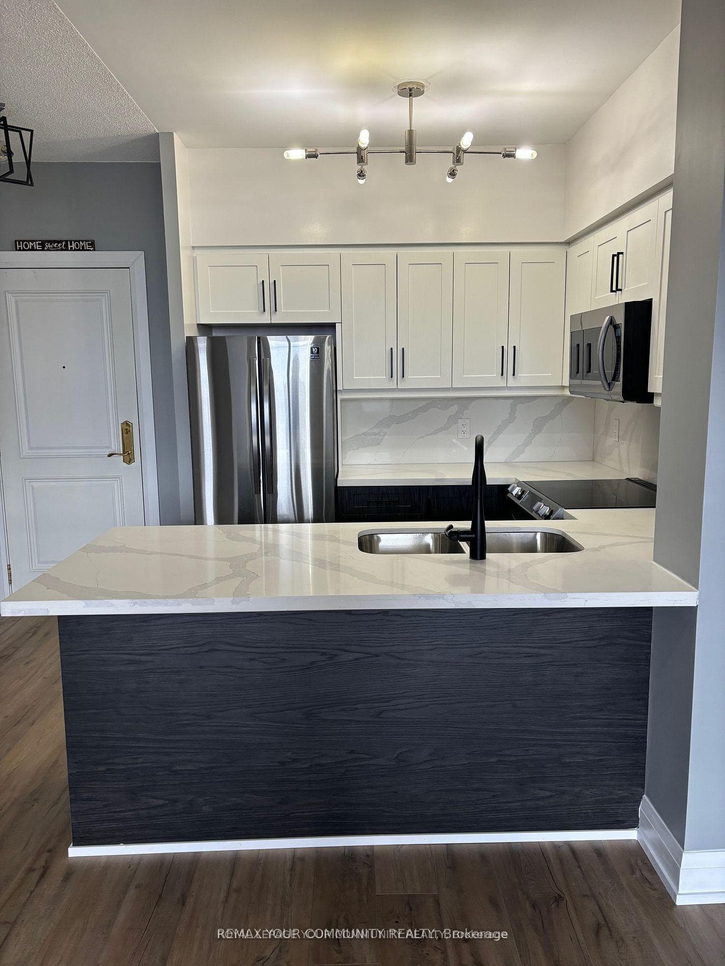 9225 Jane Street Unit 1002 photo 5
