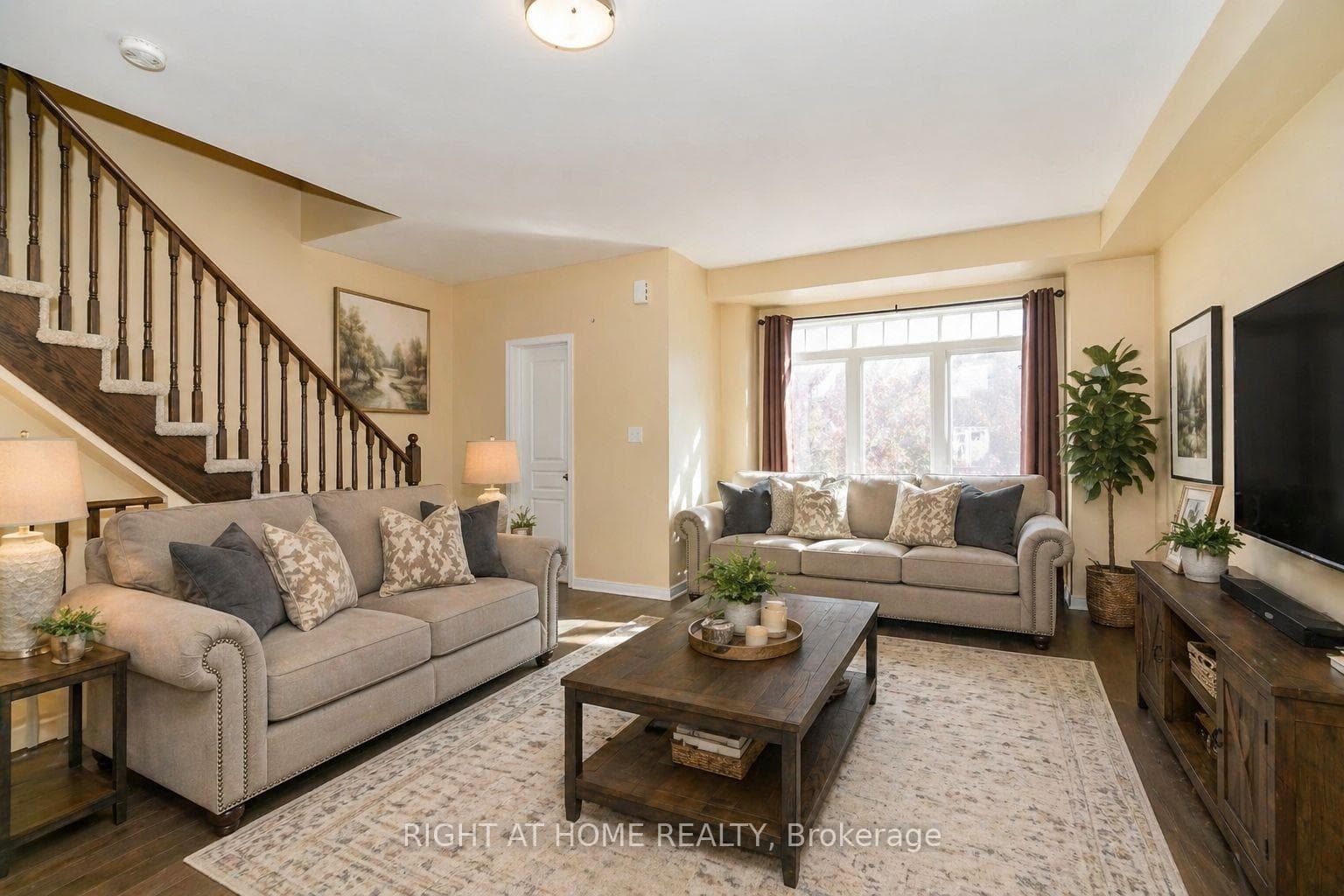 48 Curran Hall Crescent photo 2