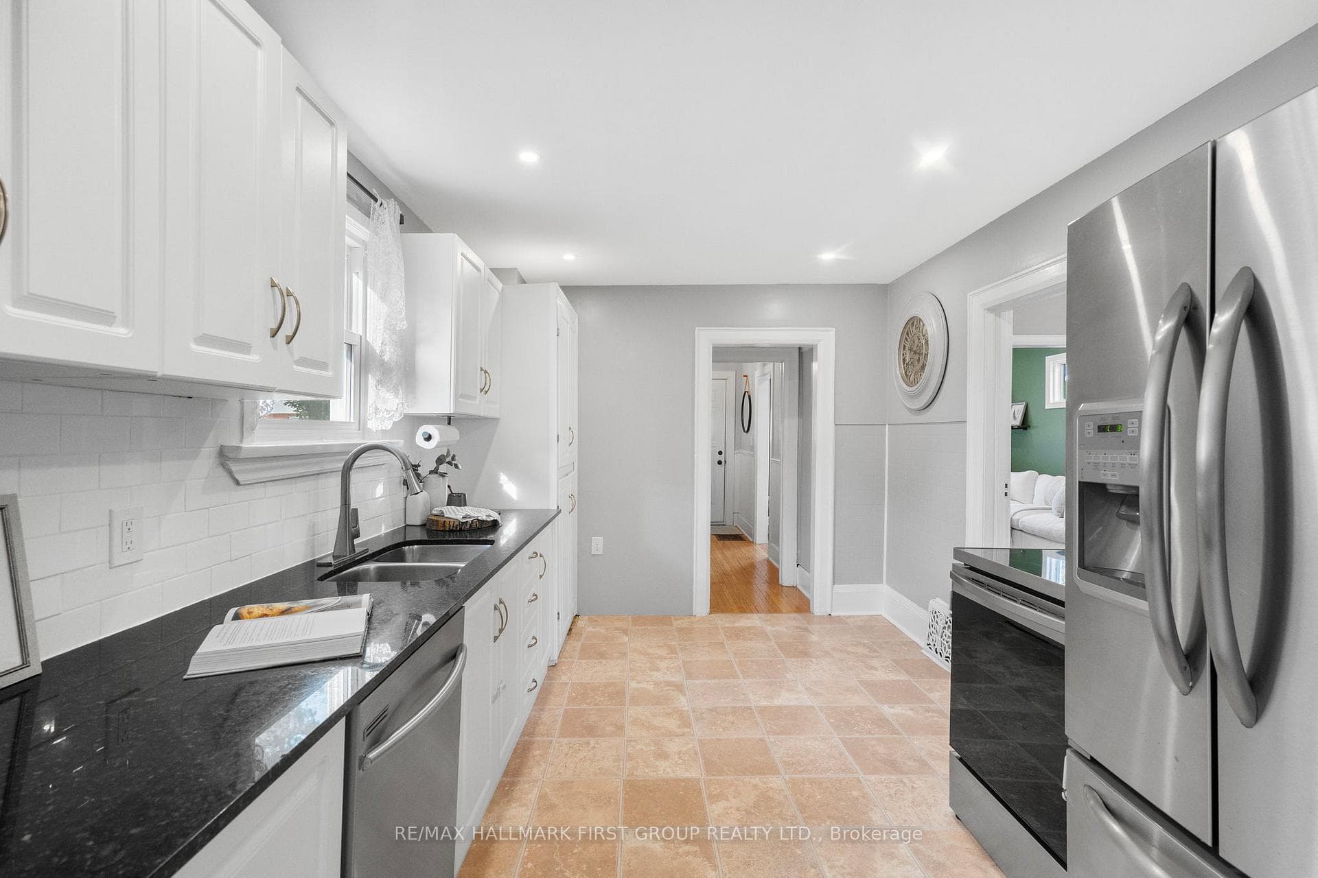104 Gladstone Avenue photo 18
