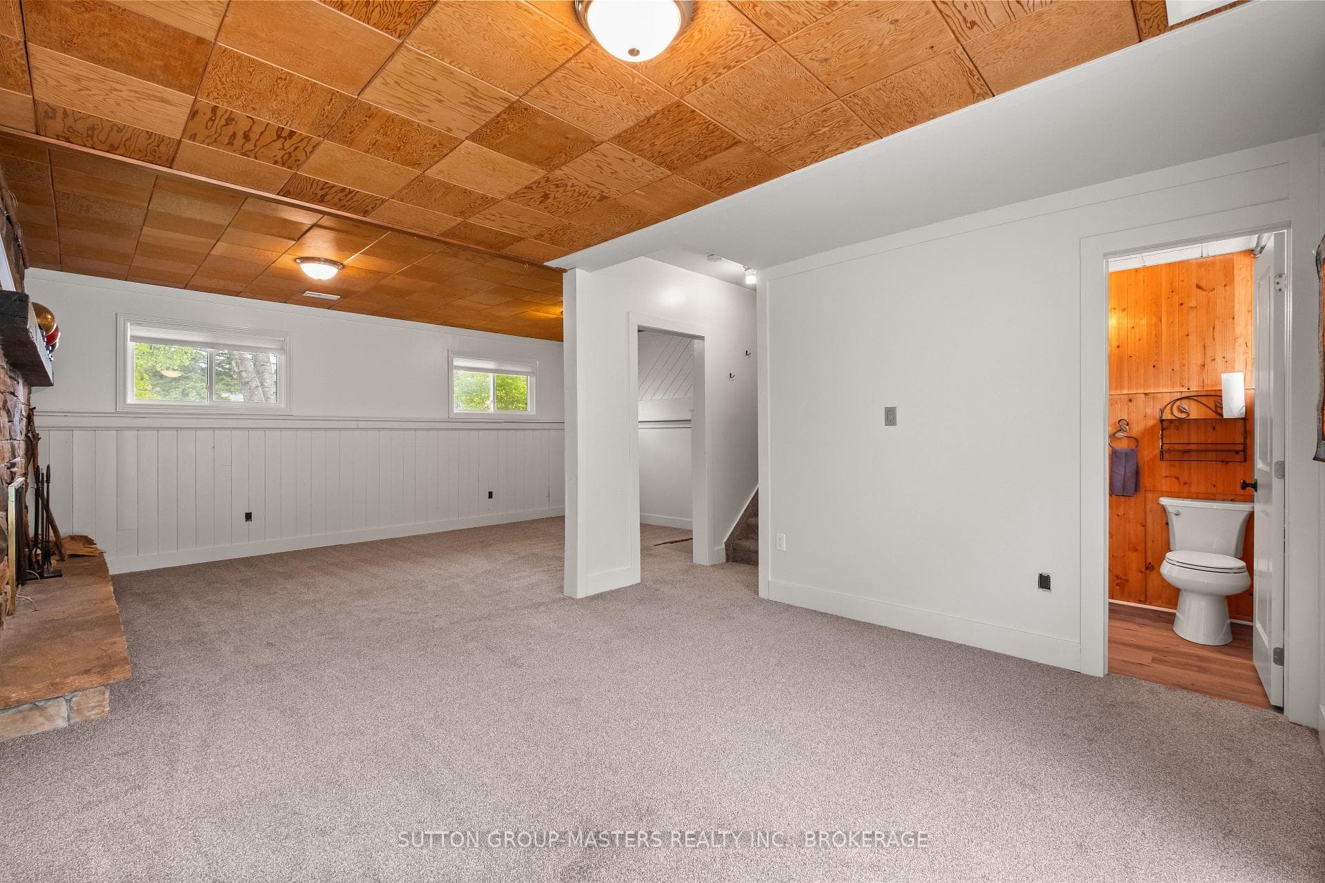 154 Manitou Crescent photo 38