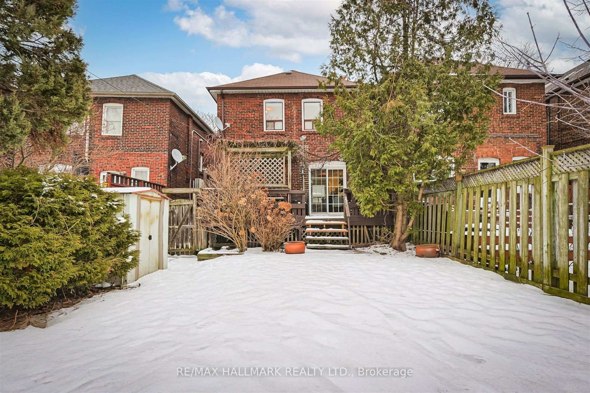 252 Winona Drive photo 40