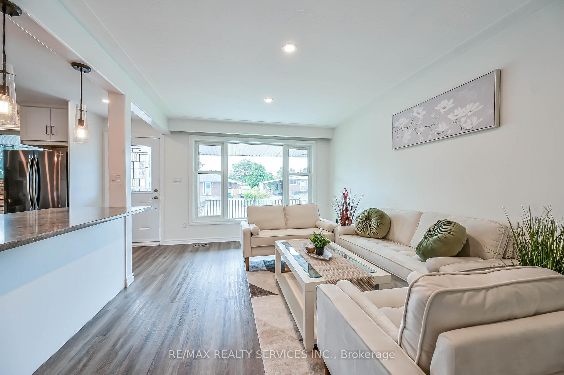 10 Windrush Crescent photo 17